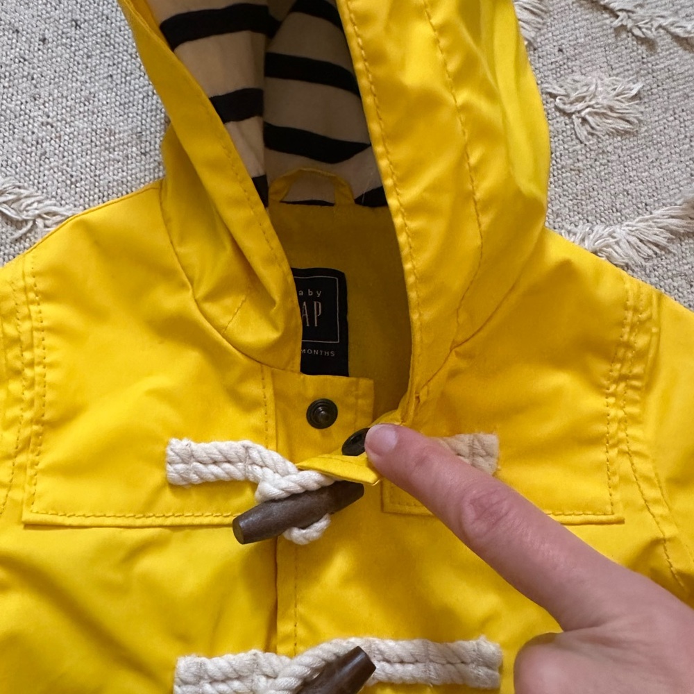 Baby Gap Toggled Yellow Rubber Rain Slicker - Picture 4 of 4